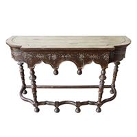 Console en bois vieilli style antique avec tablier floral peint à la main, plateau crème et pieds tournés pour entrée