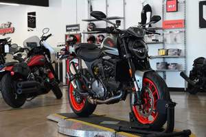 Moto de sport nue <span class=keywords><strong>2022</strong></span> 937cc, cadre léger, aides avancées pour le conducteur - Product Image 6