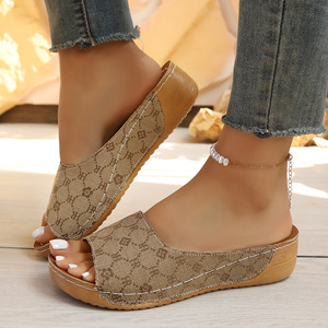 Chaussons décontractés pour femmes avec broderie prune, semelle compensée tendance, confortables pour l'extérieur et la maison, chaussures d'été - Product Image 3