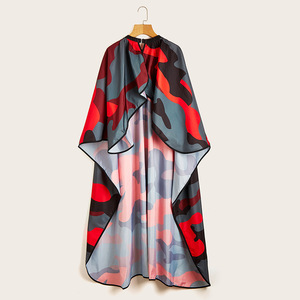 Cape de coiffure Wanmei rouge camouflage antistatique imperméable pour usage en salon - Product Image 4