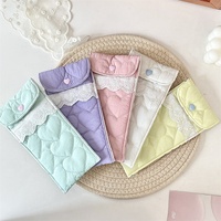 Étui à lunettes matelassé en polyester doux style coréen avec logo personnalisé, pochette pour lunettes de soleil avec bouton