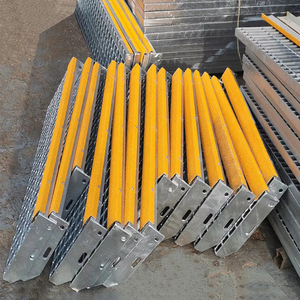 Marche d'escalier antidérapante FRP Edge pour une sécurité et un confort accrus dans les escaliers - Product Image 3