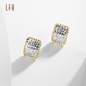 Boucles d'oreilles carrées en or massif, bijoux en or véritable 18 carats, boucles d'oreilles à clous en or pur 18 carats pour femmes - Product Image 3