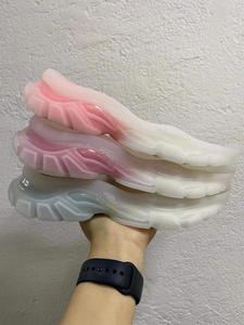 <span class=keywords><strong>Semelle</strong></span> en plastique tpu colure tpu granule pour <span class=keywords><strong>semelle</strong></span> en plastique moulage par injection <span class=keywords><strong>semelle</strong></span> pour chaussures tpu tpr kg grammes - Product Image 4