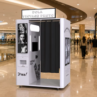 Cabina de Fotos DOLA de Acero Inoxidable Resistente con Pantalla Táctil, Capacidad de Carga de 350 kg, Soporte para Múltiples Personas y Dispositivos, Wi-Fi/Bluetooth