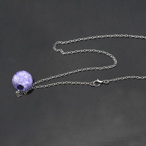 Collana con Pendente a Sfera <span class=keywords><strong>in</strong></span> Acciaio Inossidabile Argento con Catena a Maglie Rettangolari Arrotondate e Nuvole Trasparenti <span class=keywords><strong>in</strong></span> <span class=keywords><strong>Resina</strong></span> Acrilica Sigillata - Product Image 3