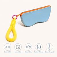 Étui de protection spacieux en silicone semi-rigide pour lunettes de soleil avec poignée en peluche, boucle et fermeture éclair, personnalisable avec logo, idéal pour les déplacements