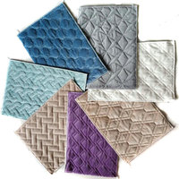 Tissu de couverture de canapé matelassé décoratif en polyester à motifs de couleur personnalisée