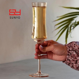 Ensemble de 2 gobelets à boire teintés de couleur ambre solide personnalisés à la main Prosecco <span class=keywords><strong>ou</strong></span> flûtes à <span class=keywords><strong>champagne</strong></span> tulipe pétillante - Product Image 5