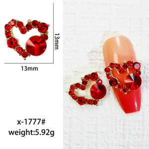 Adornos de Uñas de Diseño Único con Diamantes en Forma de Corazón, Decoraciones de Uñas 3D con Incrustaciones de Diamantes Rojos y Morados - Product Image 6