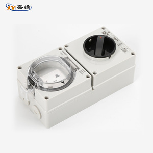 Enchufe Exterior Impermeable de Alta Resistencia 13A 250V IP66 con Interruptor para Uso Industrial - Product Image 2