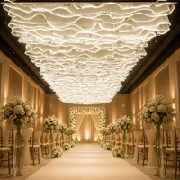 Luminaire de plafond en maille ondulée structurée 3D, Rideaux et tentures en tissu voile à volants sculpturaux pour événements, pour décoration de mariage
