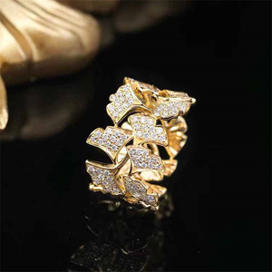 Elegante Anello a Mezza Fascia con Foglia di Ginkgo per Donne, Gioiello da Dito alla Moda - Product Image 5