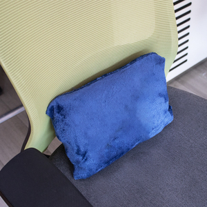 Manta Multiusos 2 en 1, Chal y Almohada de Felpa con Mangas para Hombres y Mujeres, Ideal para Viajes en Avión y Oficina - Product Image 4