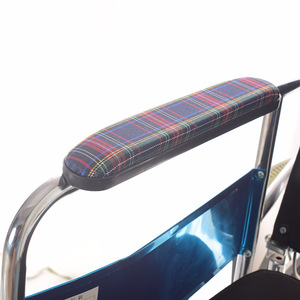 Accoudoirs de fauteuil roulant en tissu Oxford rouge et noir avec vis M5 renforcées en ABS pour les soins aux personnes âgées - Product Image 2