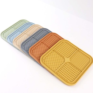 Tapis à lécher en silicone pour chien, distributeur de friandises pour chien, tapis à lécher en silicone de qualité alimentaire - Product Image 3