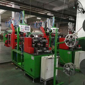 Machine automatique de fabrication de feuilles en PVC pour décorations de Noël – Production de verdure pour sapins de Noël – Machine à dessiner des feuilles à 4 lignes - Product Image 2