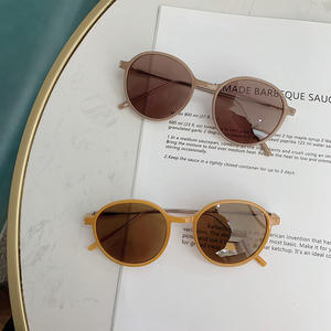 Nuevas Gafas de Sol para Mujer, Montura Ovalada, Protección UV400, Lentes Rojas con Diseño de Hojas de Arce, Hechas en Taizhou, G1-3814 - Product Image 3