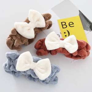 عصابة رأس كبيرة من الفانيلا المخملية رائجة البيع للفتيات، ربطة شعر ناعمة متموجة لغسل الوجه، إكسسوار شعر لطيف غير قابل للانزلاق - Product Image 4