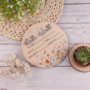 Panneau d'annonce de naissance « Hello World » Papillon, accessoire photo nouveau-né motif fleurs sauvages, disque de révélation du nom en bois de 15 cm et cadeau de naissance - Product Image 1