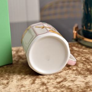 Juego de Tazas de Porcelana de Hueso de Estilo Europeo Moderno y Minimalista con Tapa y Caja de Regalo, Taza de Té de Lujo Ecológica - Product Image 4