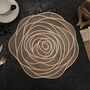Tapis en PVC en forme de rose mignon pour la salle à manger, l'hôtel, l'isolation des bols et des tasses, pour les foyers et les restaurants - Product Image 2