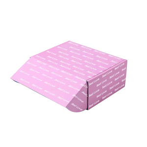 กล่องไปรษณีย์กระดาษลูกฟูกสีชมพูพิมพ์โลโก้ รีไซเคิลได้ สำหรับบรรจุภัณฑ์ของขวัญ รองเท้า เสื้อผ้า สำหรับธุรกิจขนาดเล็ก MOQ ต่ำ - Product Image 6