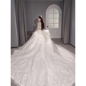 Robe de mariée principale, nouveau modèle, manches longues, vintage, haut de gamme, en dentelle française raffinée, style robe de bal moderne, traîne balayante, fleurs - Product Image 4