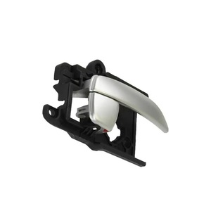Poignées de porte intérieures Hyundai Elantra 826102H000 826202H000 en métal pour modernisation et remplacement - Product Image 2