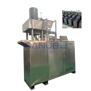 Presse hydraulique pour briquettes de charbon de bois en acier inoxydable, ligne de fabrication de briquettes pour barbecue - Product Image 1