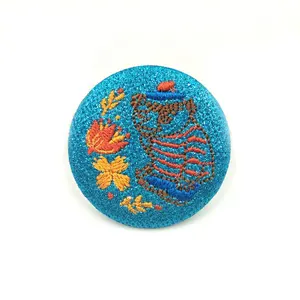 Custom Design Sublimation Tin Tinplate Brooches Pattern Embroidered Fabric Pin Badges