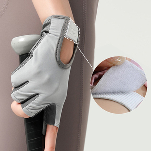 ถุงมือครึ่งนิ้วสำหรับออกกำลังกายที่ยึดเกาะกับฝ่ามือที่ทนทานต่อการขีดข่วนและวัสดุระบายอากาศได้นานออกกำลังกายอย่างปลอดภัย - Product Image 5