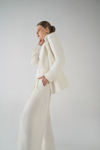 Meilleur Prix Lyra Blazer Pour Femmes Vêtements Haute Qualité Nouvelle Tendance Style Minimaliste Haute Couture - Product Image 4
