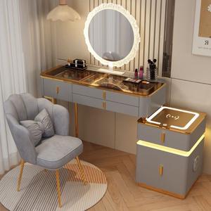 Table de toilette de style moderne pour chambre à coucher, ambiance minimaliste intelligente, en panneaux de pin - Product Image 4