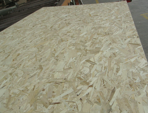Venta al por mayor de fábrica de tableros <span class=keywords><strong>OSB</strong></span> 3 certificados, impermeables, de fibra orientada, de 4x8, con superficie acabada para materiales de revestimiento de techos - Product Image 4