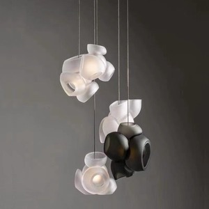 Lámpara colgante de cristal personalizada posmoderna nórdica para Lounge Bistro y Boutique Inn Iluminación de araña de diseñador exclusivo - Product Image 1