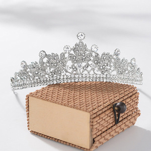Vente en gros de couronnes de <span class=keywords><strong>mariage</strong></span> en strass et prix bon marché diadèmes de couronne en métal cristal en vrac accessoires de mariée - Product Image 2