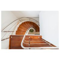 Escalier hélicoïdal contemporain intérieur en bois de qualité supérieure pour villa, duplex et projets de construction commerciale