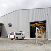 Conception de système de stockage avec rayonnages et plancher en mezzanine pour entrepôt à structure métallique multi-étages