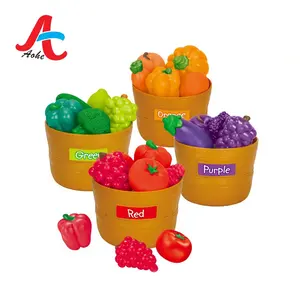 Fingir jogar brinquedo pré-escolar, frutas e legumes verdes, quatro cores, balde, cor que classifica, brinquedo educativo para crianças