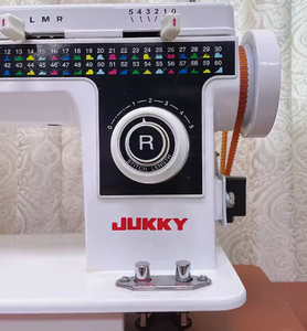 Machine <span class=keywords><strong>à</strong></span> coudre électrique multifonctionnelle portable JUKKY 308 pour usage domestique, corps en acier simple, configuration <span class=keywords><strong>à</strong></span> plateau plat, utilisée - Product Image 4