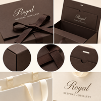 Boîte cadeau royale pliable rigide magnétique personnalisée de luxe avec ruban, poignée et logo en feuille d'or pour emballage de bijoux et produits de beauté
