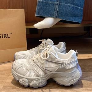 أحذية رياضية نسائية جديدة غير رسمية برباط وكعب عالي ونعل سميك ومنصة للمشي والرياضة - Product Image 1