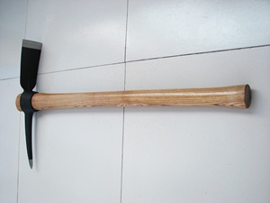 Pioches forgées P406 avec manche en bois, outil de terrassement pour jardin - Product Image 3