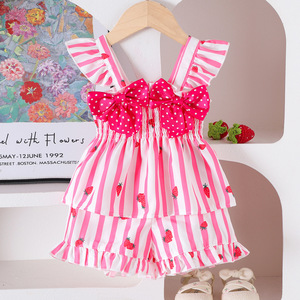 Completo Estivo 2026 per Bambina: Camicia a Righe Rosa e <span class=keywords><strong>Bianche</strong></span> con Fiocchi + Pantaloncini, Set con Motivo Fragola - Product Image 3