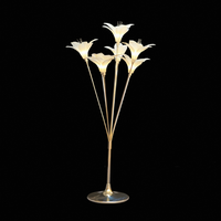Décorations et fournitures de mariage : Nouveaux accessoires de scène de mariage de haute qualité, lumières décoratives électroplaquées blanc laiteux, ornements de chemin de mariage à 7 têtes de lys, lumières de chemin de mariage.