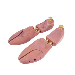 ปรับรองเท้าไม้ต้นไม้สีแดงซีดาร์สำหรับผู้ชายเพื่อให้รักษารูปร่าง - Product Image 3