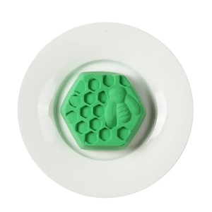 Moule à <span class=keywords><strong>bougie</strong></span> en silicone pour savon carré 3D en nid d'abeille en vrac avec logo personnalisé fait à la main pour la <span class=keywords><strong>fabrication</strong></span> de savon, <span class=keywords><strong>kit</strong></span> de décoration de gâteau - Product Image 6