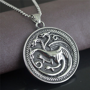 सिंहासन का खेल तीन सिर वाली अग्नि पेंडर हार शुआंगलुओ रेट्रो डोमिनिक टाइटेनियम स्टील गहने - Product Image 4