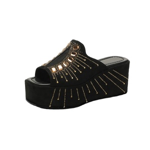 Mules compensées noires Moncheer personnalisées pour <span class=keywords><strong>femme</strong></span>, antidérapantes, à bout ouvert, avec strass dorés, pour l'été et l'extérieur - Product Image 6